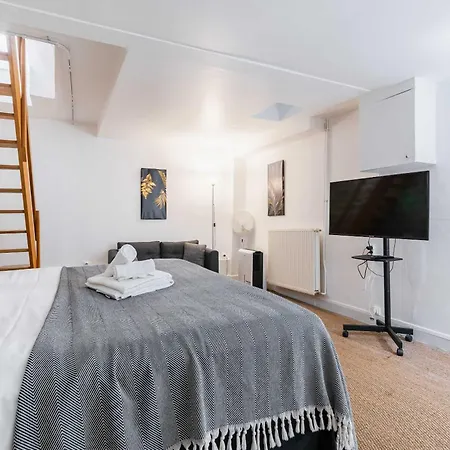 Apartment 18eme Montmartre 6 Personnes Paris
