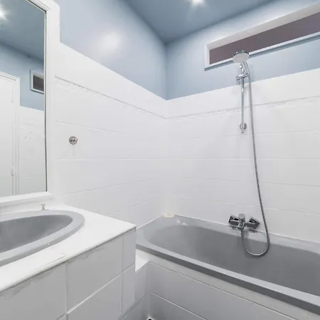 Apartment 18eme Montmartre 6 Personnes Paris